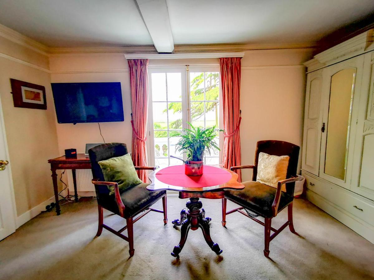 Burton  Cedar House Boutique B&B المظهر الخارجي الصورة