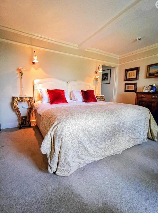 Burton  Cedar House Boutique B&B المظهر الخارجي الصورة